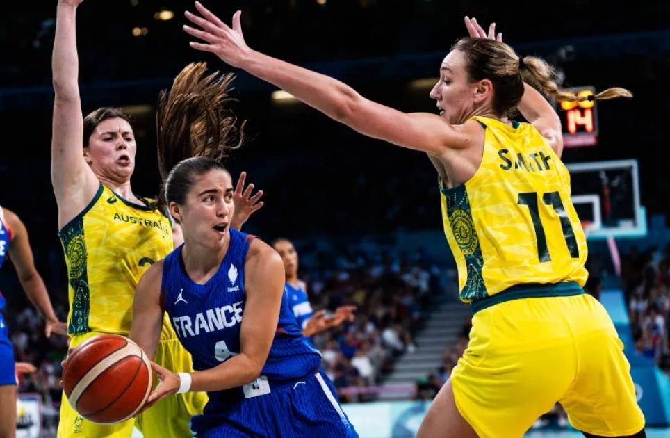 东京奥运会：法国女篮击败澳大利亚获得金牌